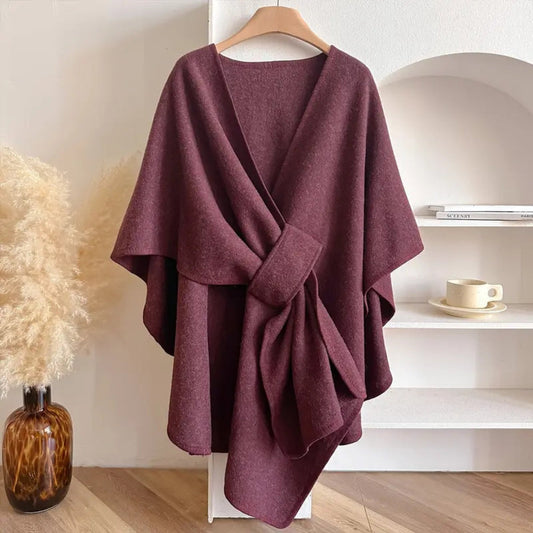 Luxuriöser Poncho mit Windschutz – eleganter Schal-Mantel
