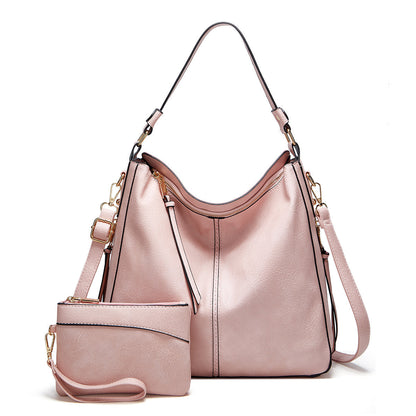 Klassische Lederschultertasche mit eleganten Golddetails