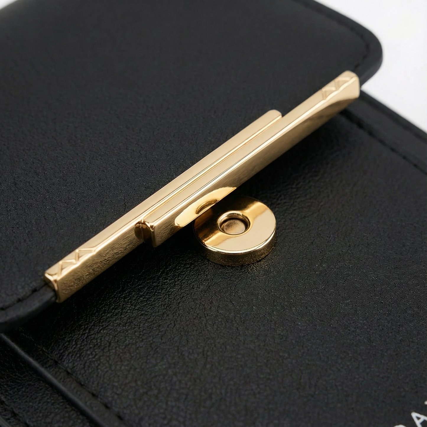 Carrara - Touch through crossbody phone purse