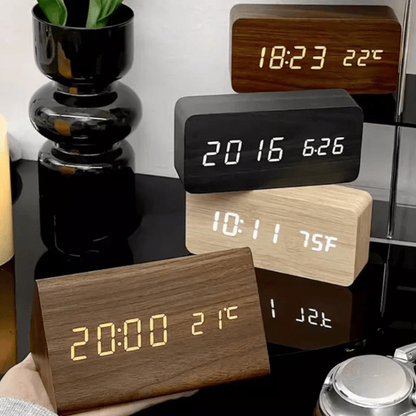 WOODSENSE – LED-Holzuhr mit Sprachsteuerung für eine stilvolle Zeitanzeige