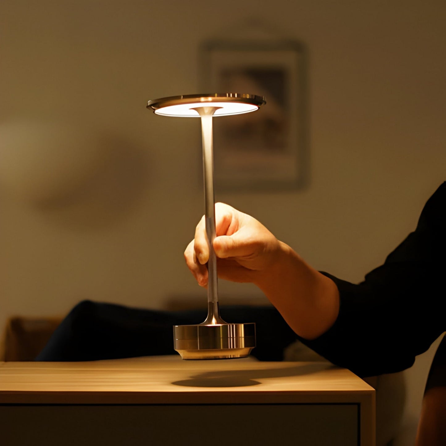 Wireless Table Lamp – Rechargeable LED Living Room Light | LumaViva